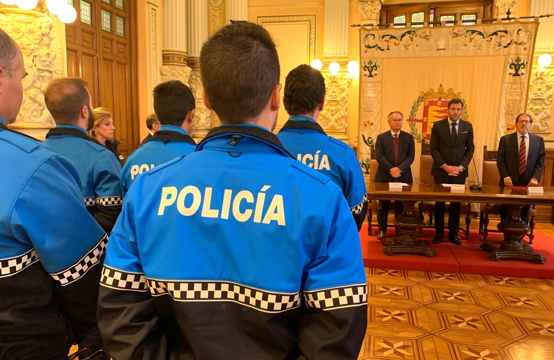 Toma de posesión de 13 nuevos policías municipales en Valladolid