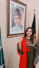 Part 2 : After Fayyazul Hasan and Mubashir Lucman saga, Hareem Shah is now found in PM House that raises many eye brows