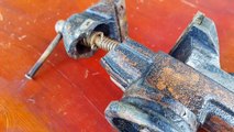 Restoration vise mini cracking (broken) - Rusty Deadlocked Vise - Perfect Restoration