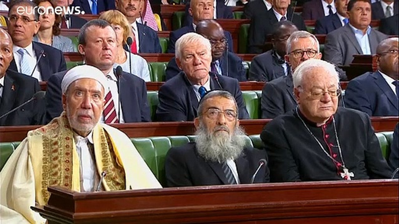 شاهد: قيس سعيّد يؤدي اليمين الدستورية رئيساً لتونس