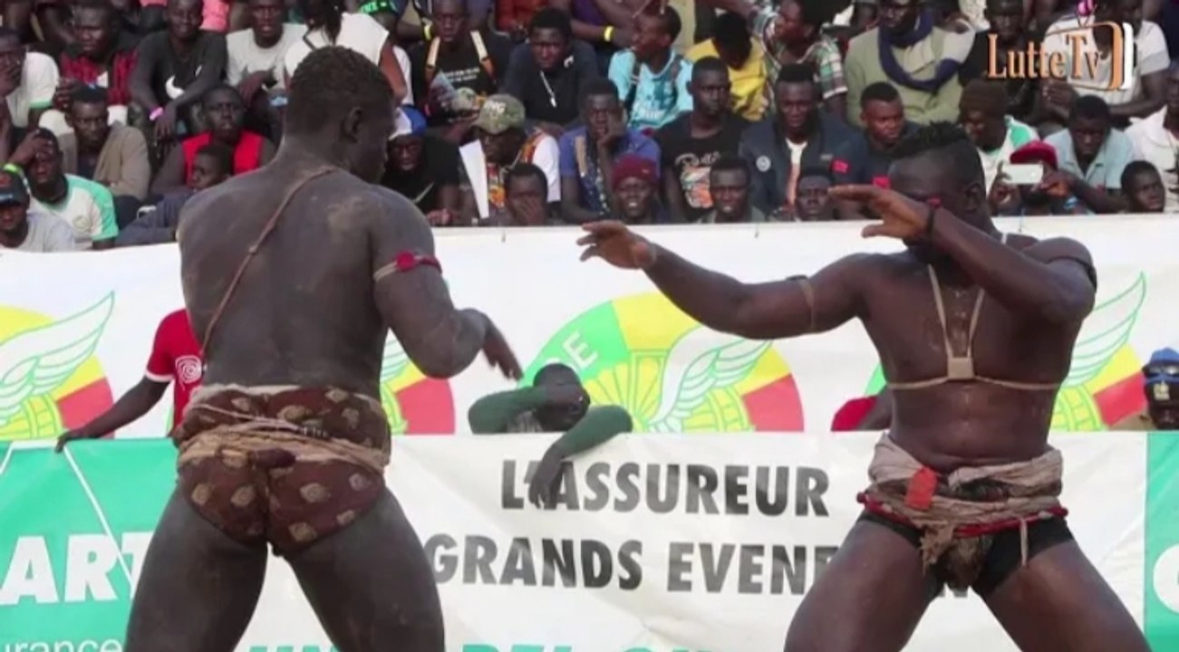 Revivez l'intégralité du combat Mbaye Tine Jr vs Mbaye Balla Gaye 2 l'une des meilleures affiches...