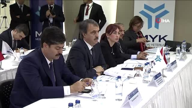 Aile Çalışma ve Sosyal Hizmetler Bakanı Selçuk: Hedef, 2023'e gelmeden 1 milyon kişiye mesleki...