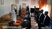 Le général Kara en pleine séance de répétition avec ses soldats