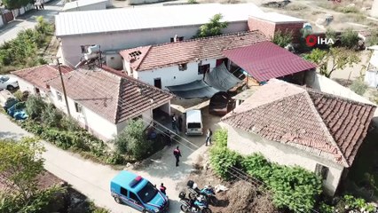 Çatıda havalandırma boşluğu açıp kenevir yetiştirmiş