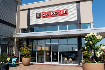 Chipotle Is Giving Away Free Chips and Guacamole This Week