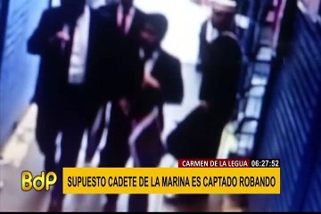 Sujeto vestido como marino es captado robando relojes en galería del Callao