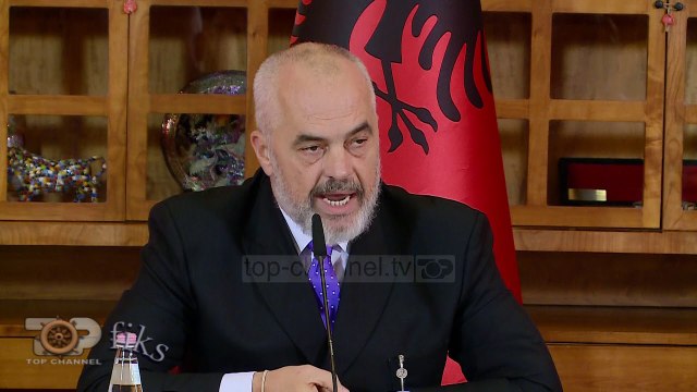 Fiks Fare/ Gazetarja që ia mbledh Ramës, Bashës, Kryemadhit dhe Berishës
