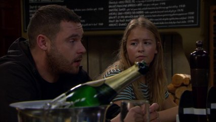 Robron - Aaron Has A New Baby Sister!