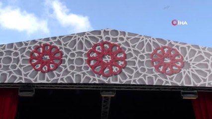 Taksim'de "29 Ekim Cumhuriyete Giden Yol" dijital gösterimi yapıldı