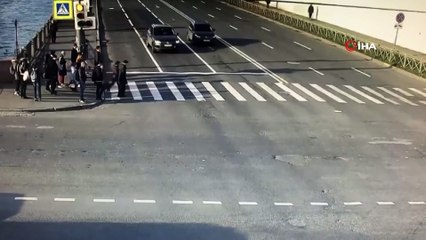 - Rusya'da kaza yapan araçlar yayaları ezip geçti