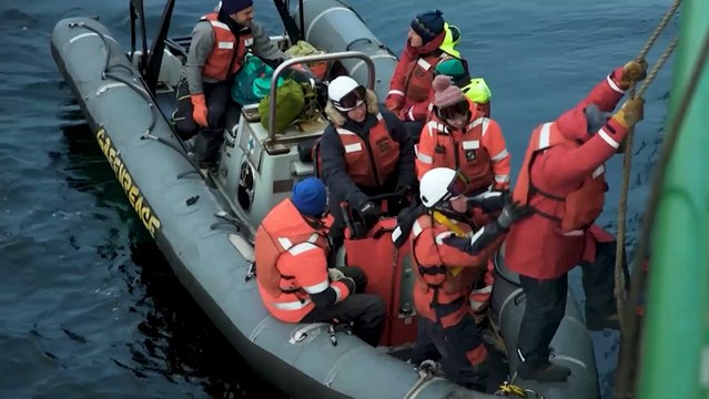 طالبة روسية تقود موسكو لاكتشاف 5 جزر جديدة بعد ذوبان جليد القطب الشمالى