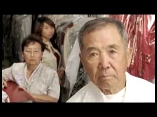 Un connard prétentieux se fait botter les fesses