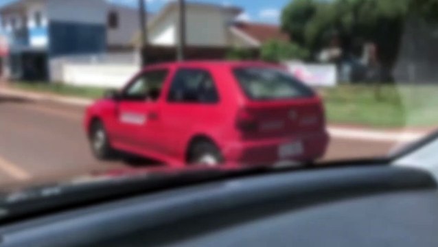 Funcionário é flagrado dirigindo carro da Cettrans sem fazer uso do cinto de segurança