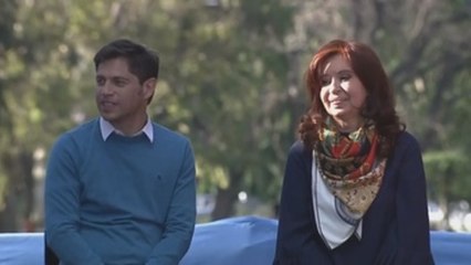 Cristina Fernández llama a huir del modelo chileno y "democratizar economía" Argentina