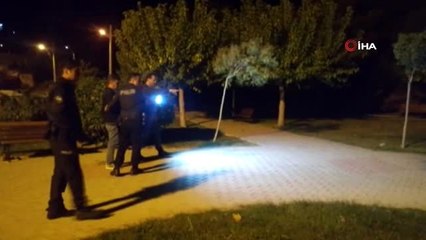İzmir'de iki grup arasında çıkan kavgada silahlar konuştu: 2 yaralı