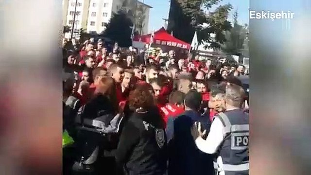 Metal işçilerine polis saldırısı