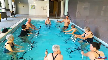 Cavaillon- Danièle Evenou fait de l'aquabike avec les seniors