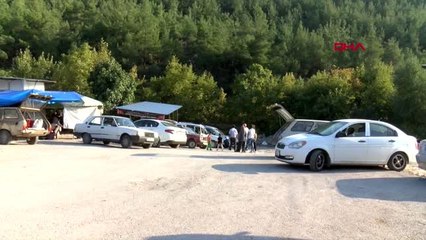 Manisa kayaların arasından 200 yıldır akan su için kilometrelerce uzaktan geliyorlar