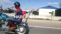 'Örümcek Adam' Antalya'da motosiklet üstünde görüntülendi