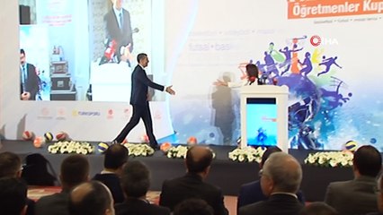 Bakan Kasapoğlu ve Bakan Selçuk 4 spor dalında ter döktü