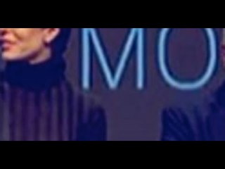 Charlotte Casiraghi, sans soutien-gorge en public, étonnant look (photo)