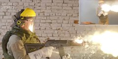 Mira cómo el Kaláshnikov AK-12 es capaz de disparar 680 balas seguidas, incluso en llamas