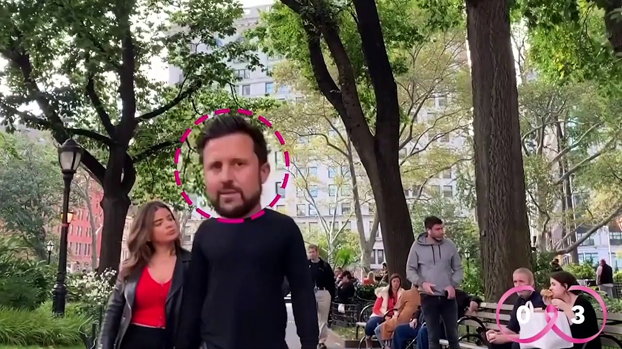 Meme kanserine farkındalık yaratmak için dekoltesine gizli kamera