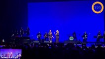 Sylvie Vartan et David Hallyday rendent un émouvant hommage à Johnny Hallyday sur scène