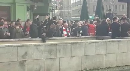 Europa League: les supporters du Standard mettent l'ambiance à Francfort