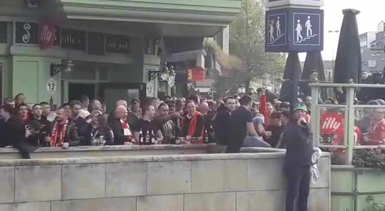 Europa League: les supporters du Standard mettent l'ambiance à Francfort