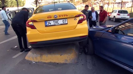 Amerikalı kadın, Esenyurt'ta kazada yaralandı