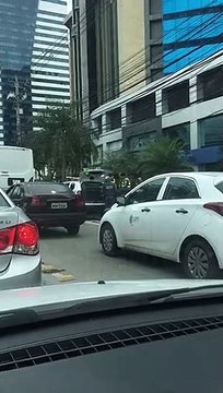 Motorista com sinais de embriaguez atropela mulher na Enseada do Suá