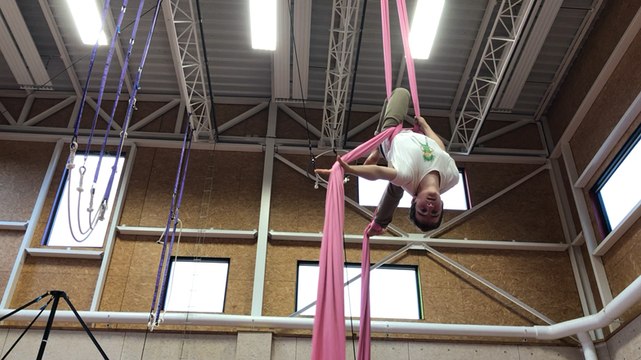 Brewal Derouet et Joseph Lemoine, élèves de la compagnie Balles à Fond