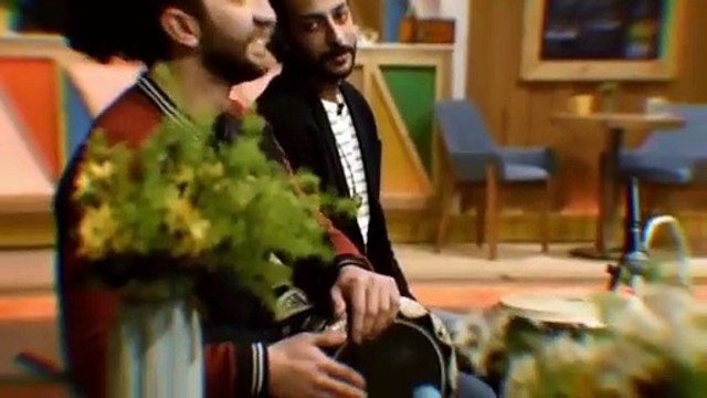 أسما شريف منير تشعل الأجواء برقصها العفوي مع والدها على أنغام الطبول