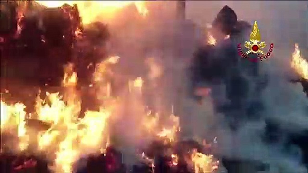 Alghero - Incendio distrugge fienile a Santa Maria La Palma (24.10.19)