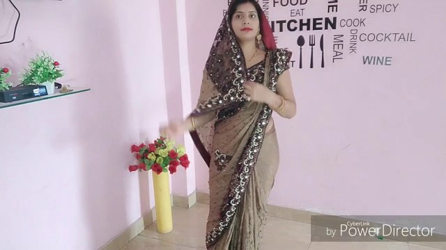 How to drape heavy saree perfectly with pleats