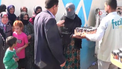 Sınırdaki muhtaç ailelere gıda yardımı yapıldı