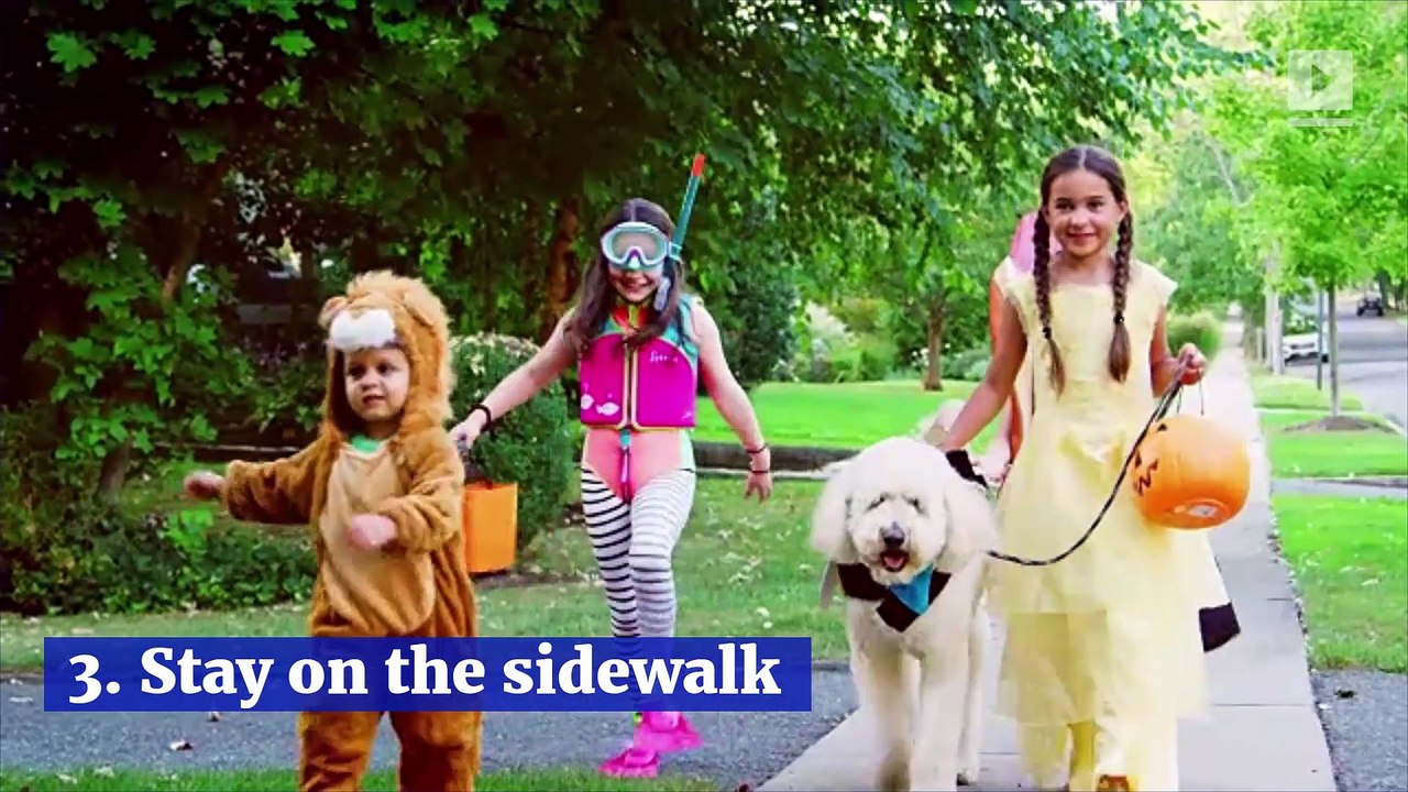 5 Halloween Safety Tips for Young Trick or Treaters