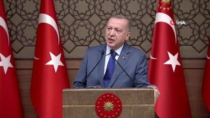 Cumhurbaşkanı Erdoğan: " Terör örgütlerinden herhangi birini isim bayrak üniforma değiştirerek...