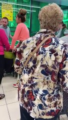 Brutal agresión en un supermercado