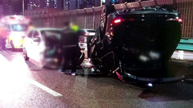 부산 망미동 도시고속도로서 3중 추돌...1명 다쳐 / YTN