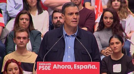 Sánchez ve a la derecha "de duelo" por la exhumación