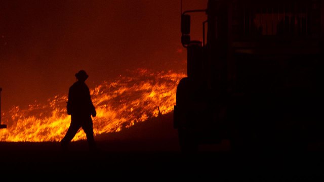 Wildfires Raging in California's Sonoma County After 'Hurricane-force' Winds Rip Through Wine Country