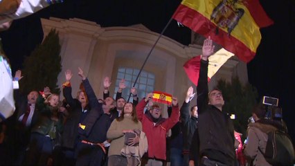 Un centenar de personas asisten a la misa del dictador