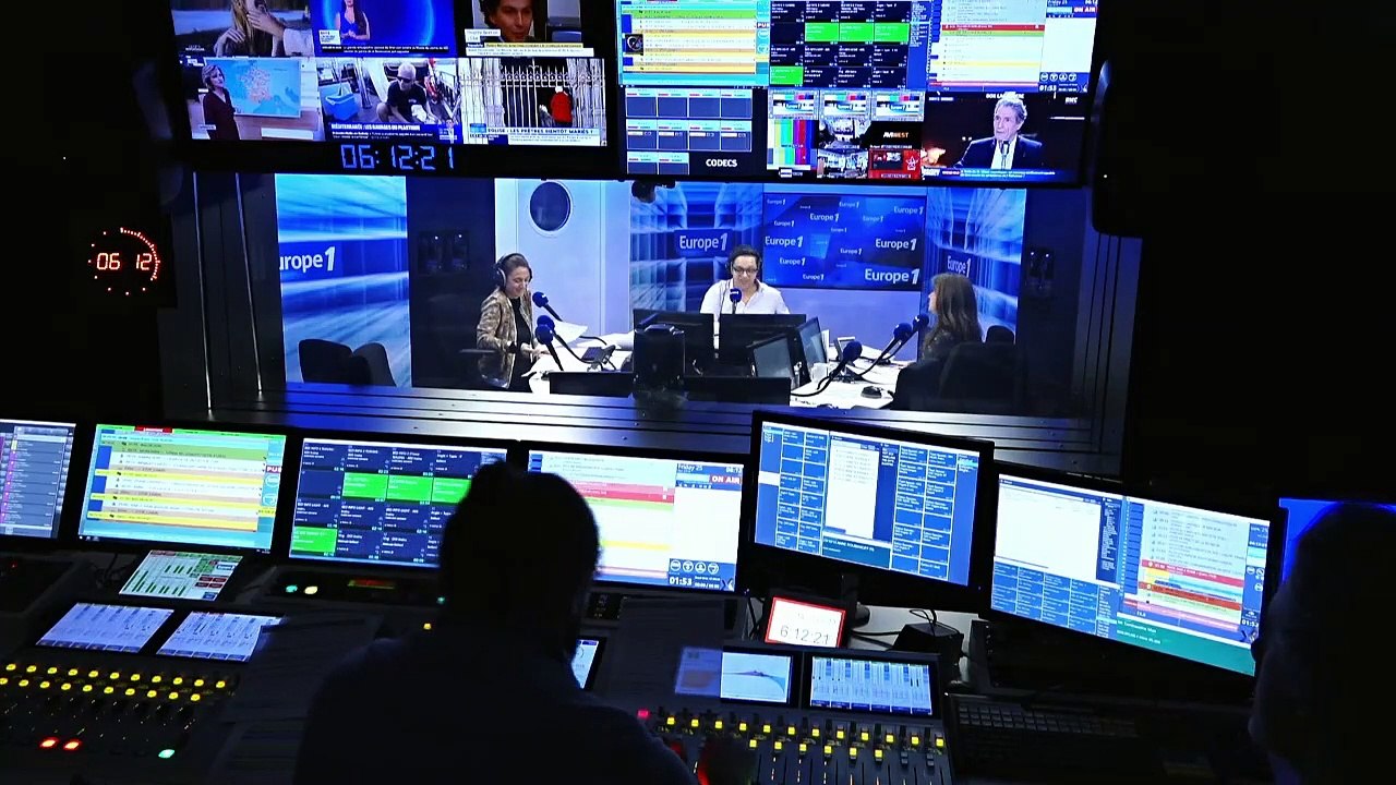 Etienne Daho remet son album "Eden" au cœur de sa tournée : "J’avais envie de le rejouer, c’est un disque que j’aurais pu écrire aujourd’hui"