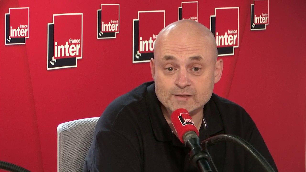 Michel Desmurget : "Chez les jeunes enfants, le temps d'écran remplace des activités beaucoup plus structurantes pour le cerveau : des interactions intra-familiales, du jeu. Il touche aussi au sommeil"