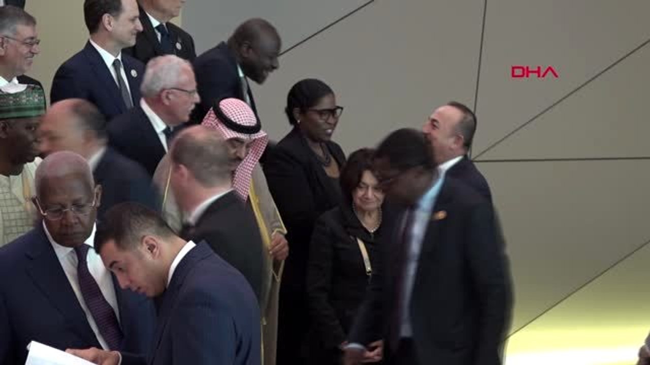 Çavuşoğlu, zirve öncesi aile fotoğrafında yer aldı