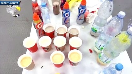 L'état du vestiaire du Barça après le match à Prague