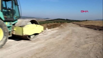 İzmir foça foça'da yol yapımında cüruf kullanılmasına tepki gösteren çevreciler nöbette-2