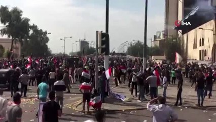 - Irak'ta protesto gösterilerindeki ölenlerin sayısı 2'ye yükseldi- Gazeteci hayatını kaybetti